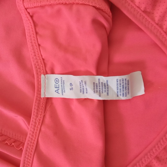 American Eagle Outfitters tank top with split back - Picture 4 of 4